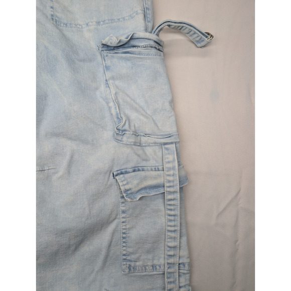 NWT VIP Jeans Shorts Blue Light Wash Size 7/28 Dual Cargo Straps Wide Leg - Picture 6 of 9